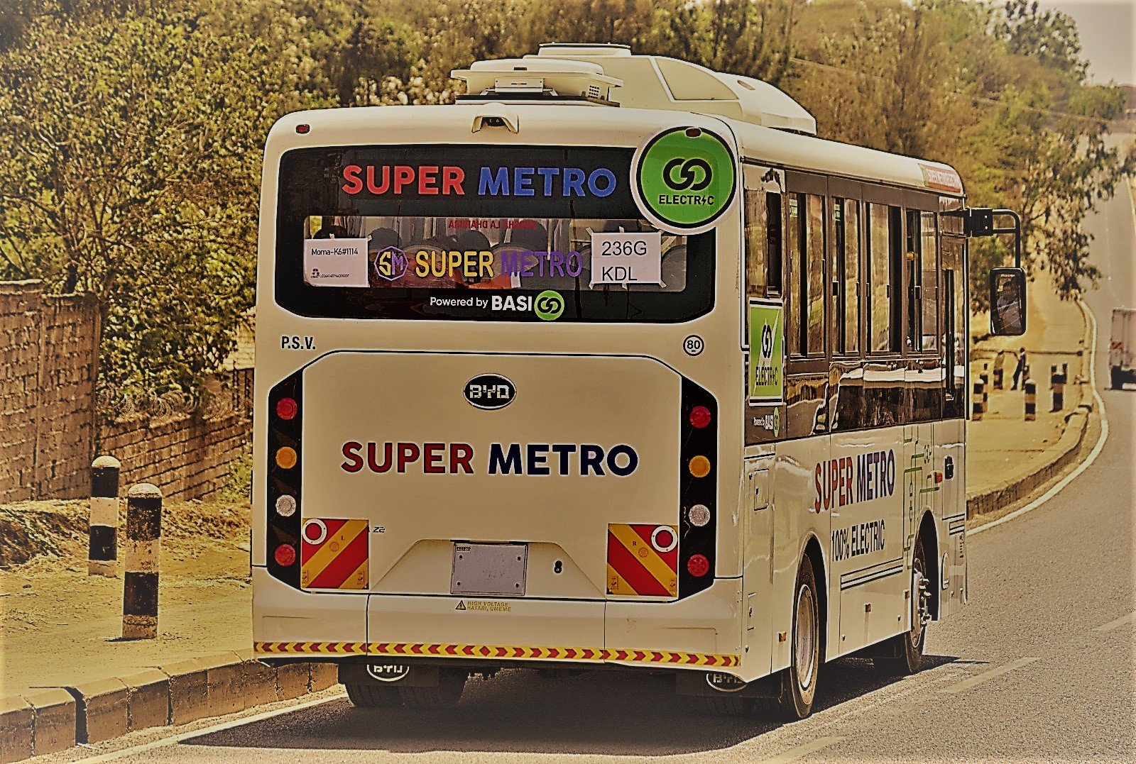 Photo of a Super Metro electric bus spotted in Nairobi.