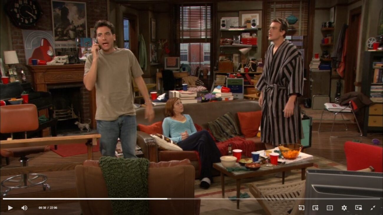 Top 5 Best Sitcoms Ever - Centered Around a Couch. A scene from HIMYM Season 1